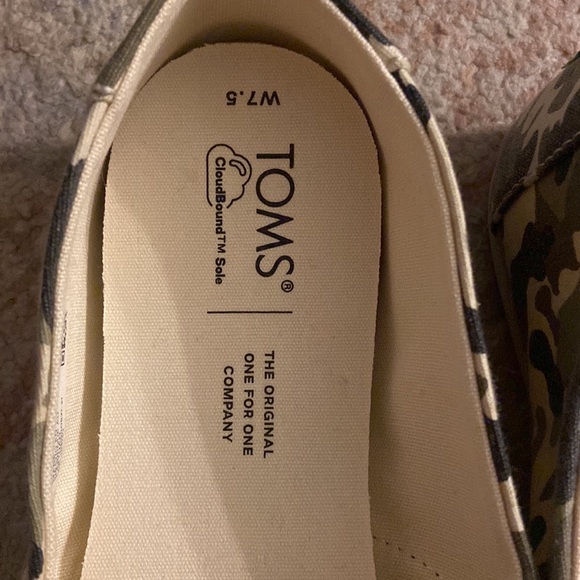 Toms canvas shoes - Picture 2 of 2